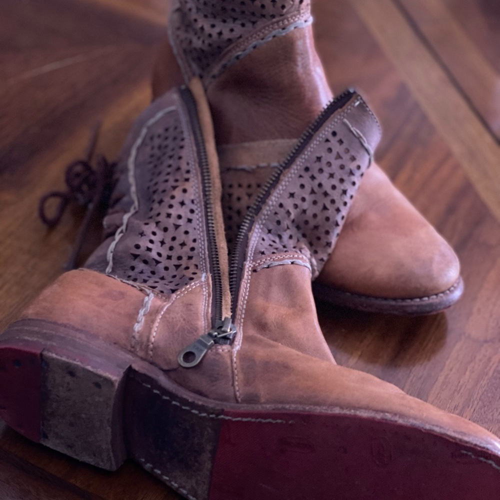 Brown Leather mid calf Bed Stu  Boots